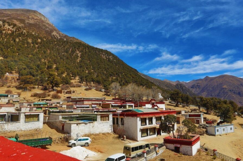 拉萨千年热振寺:文化圣地净化心灵之地!